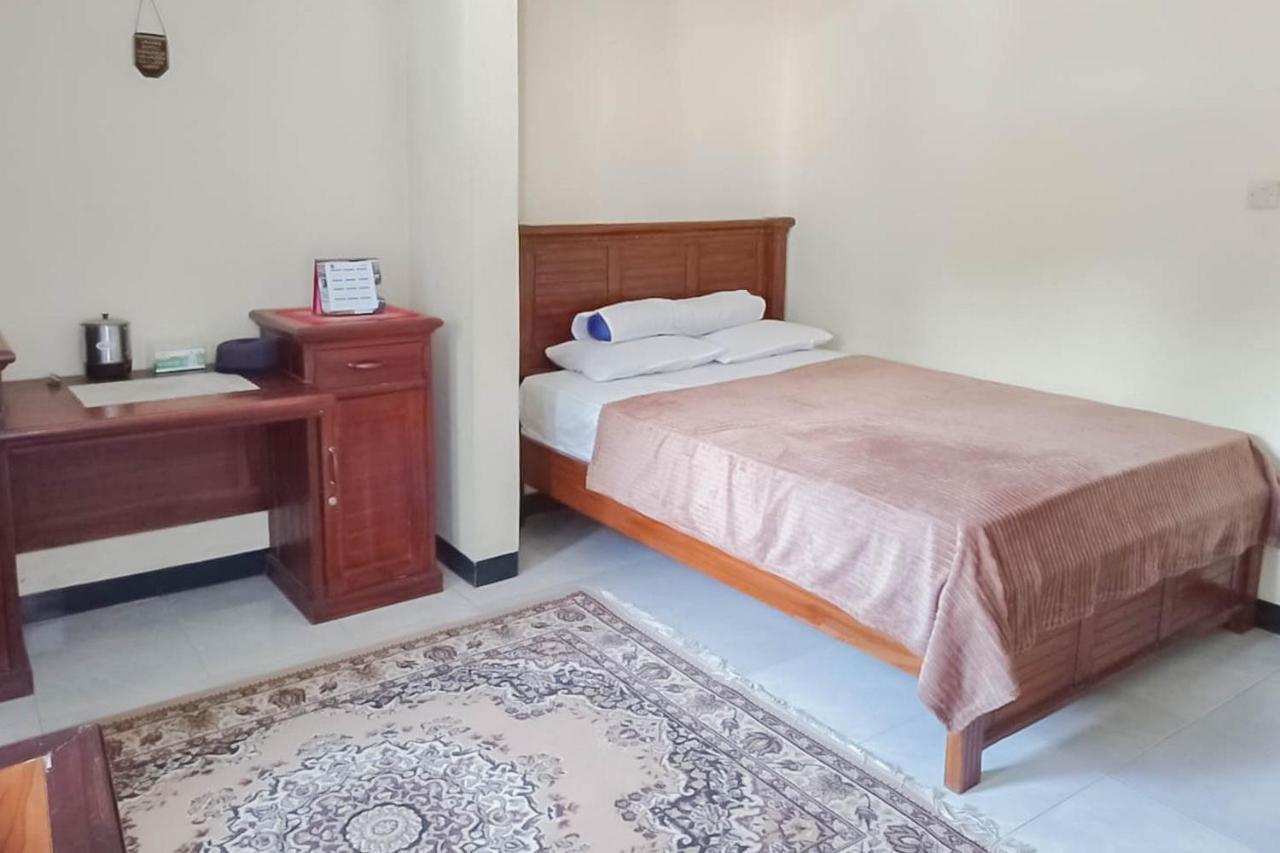 Triyoga Homestay Syariah Redpartner Sangkanurip Exterior foto